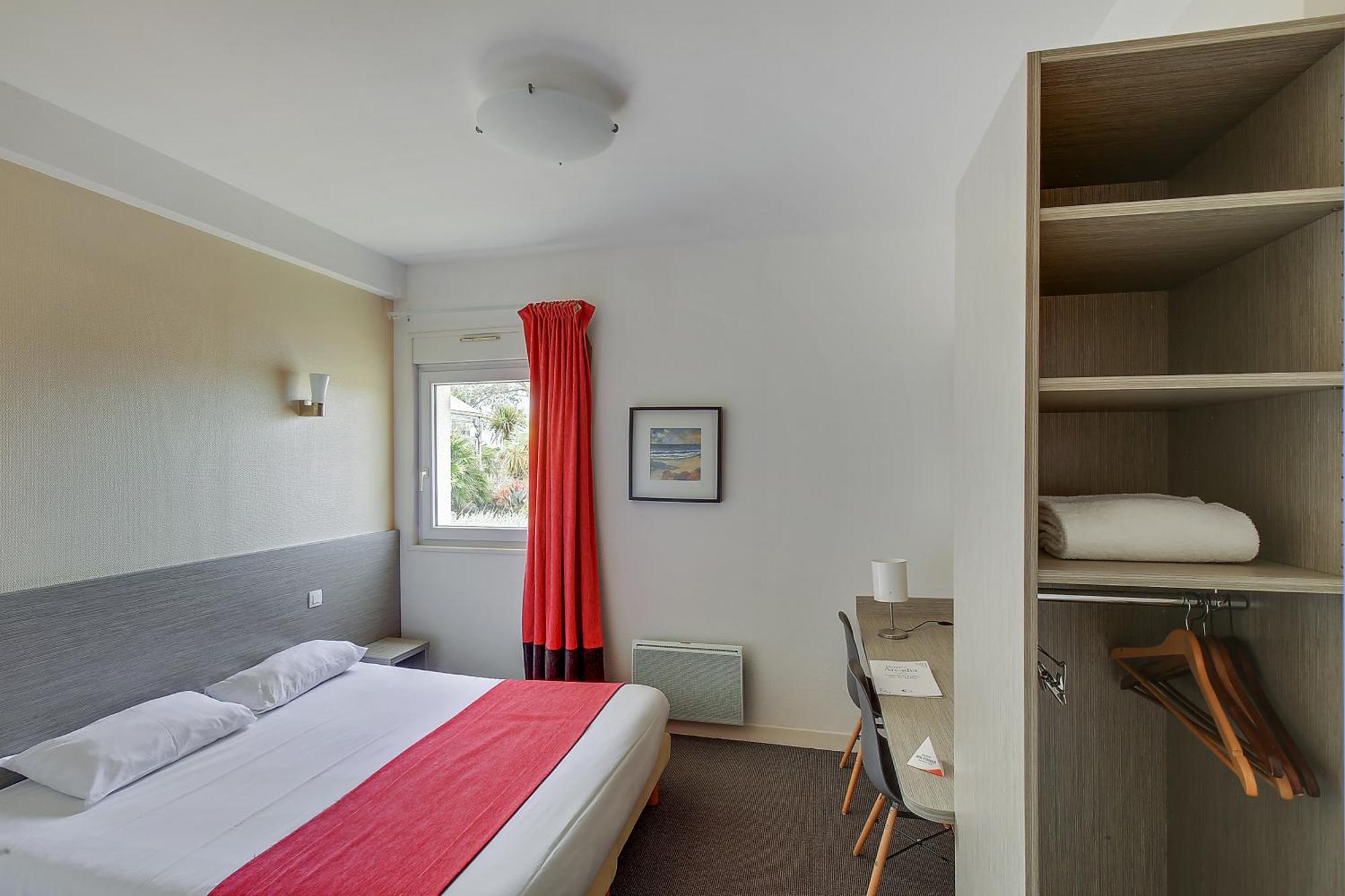 Hotel Arcadia Lannion Bagian luar foto