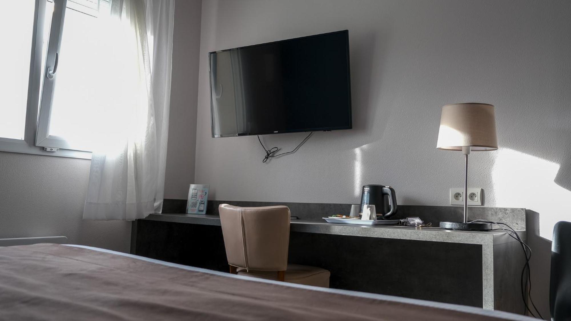 Hotel Arcadia Lannion Bagian luar foto