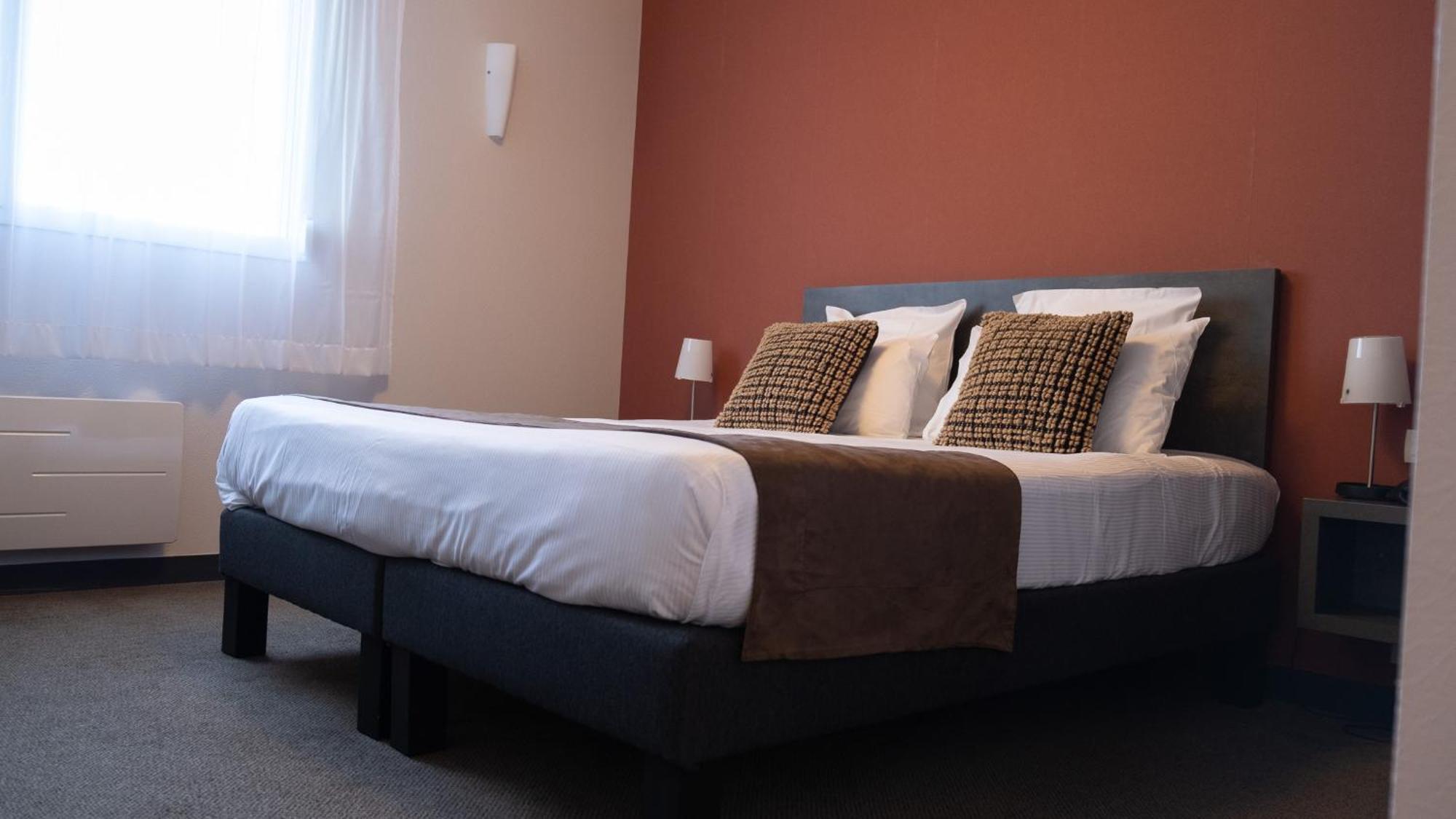 Hotel Arcadia Lannion Bagian luar foto