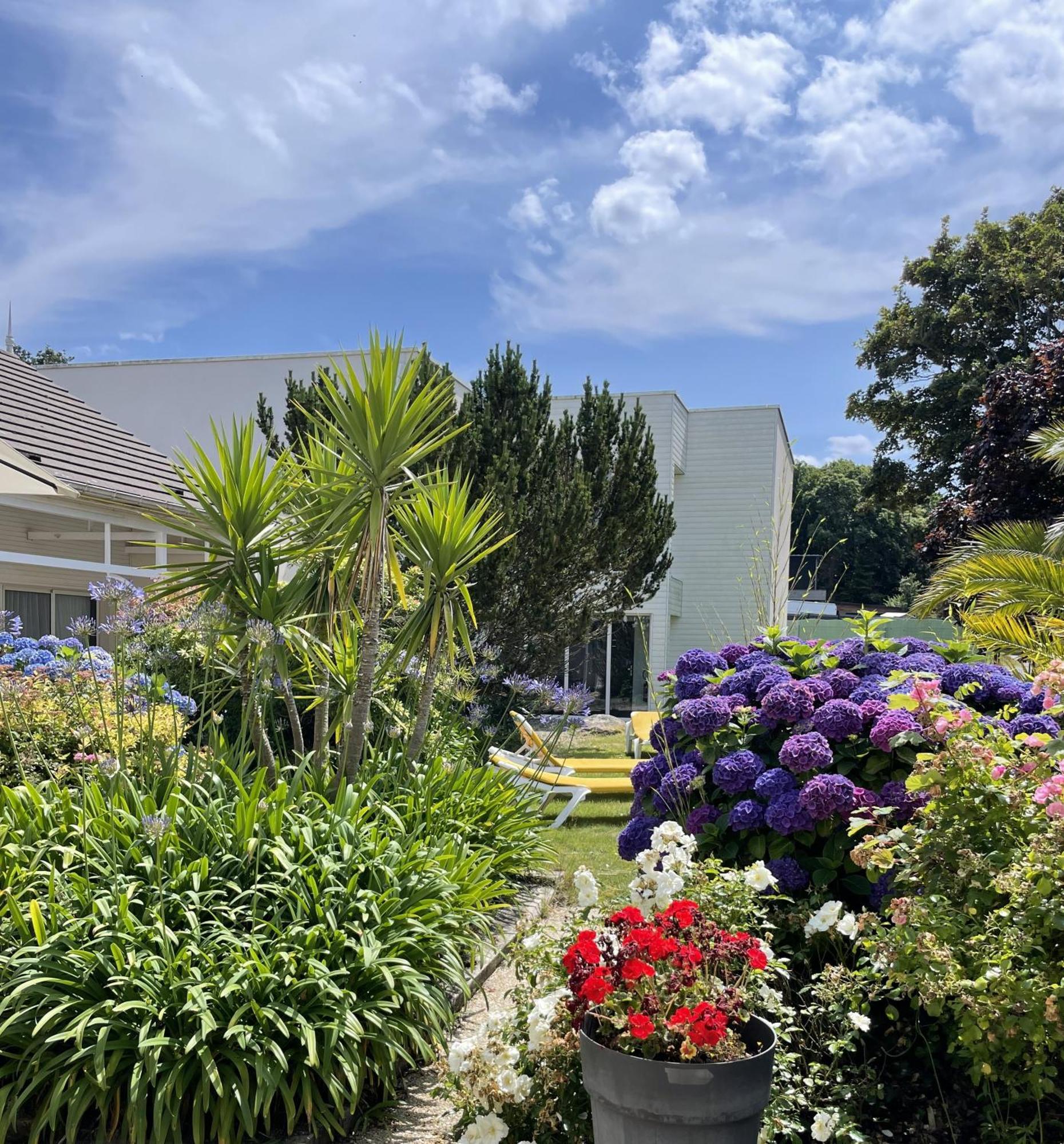 Hotel Arcadia Lannion Bagian luar foto
