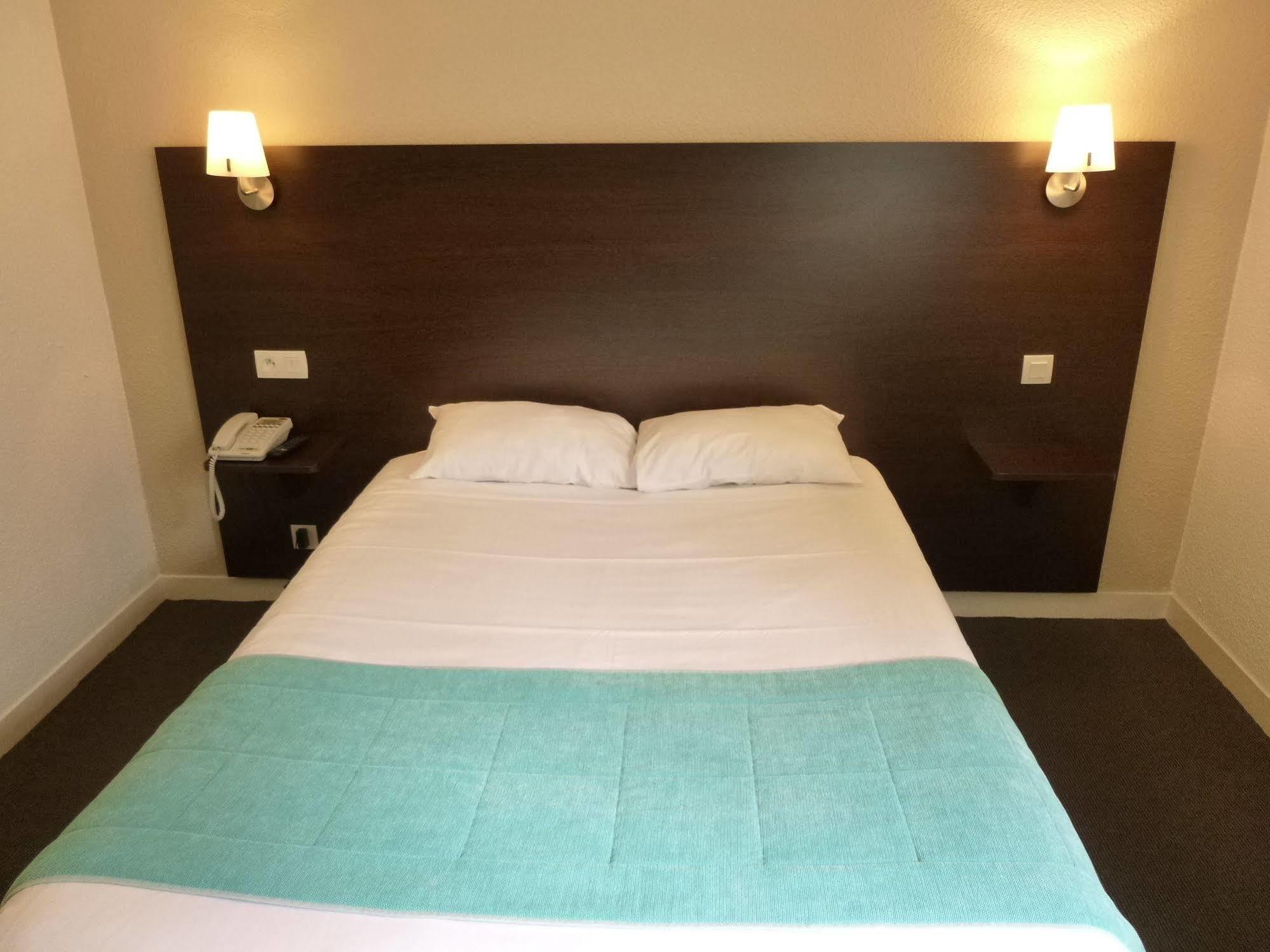 Hotel Arcadia Lannion Bagian luar foto
